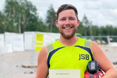 Lucas Rubin, Bygglärling på JSB Construction AB, har blivit tilldelad utmärkelsen "Årets Lärling" av Malmö-Lunds Byggmästareförening.